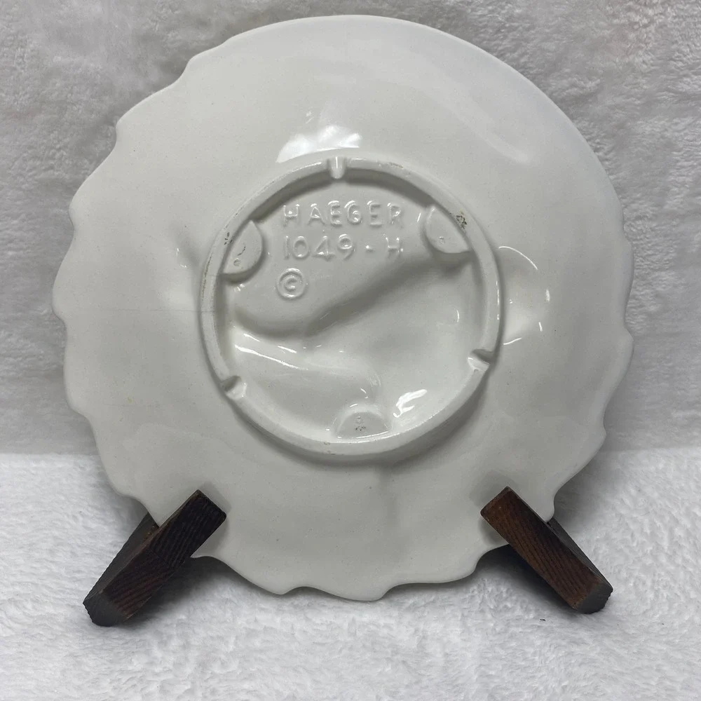 VTG Haeger Embossed Duck Goose White Plate Gold Tone Accent Decorative‎ Wall Art